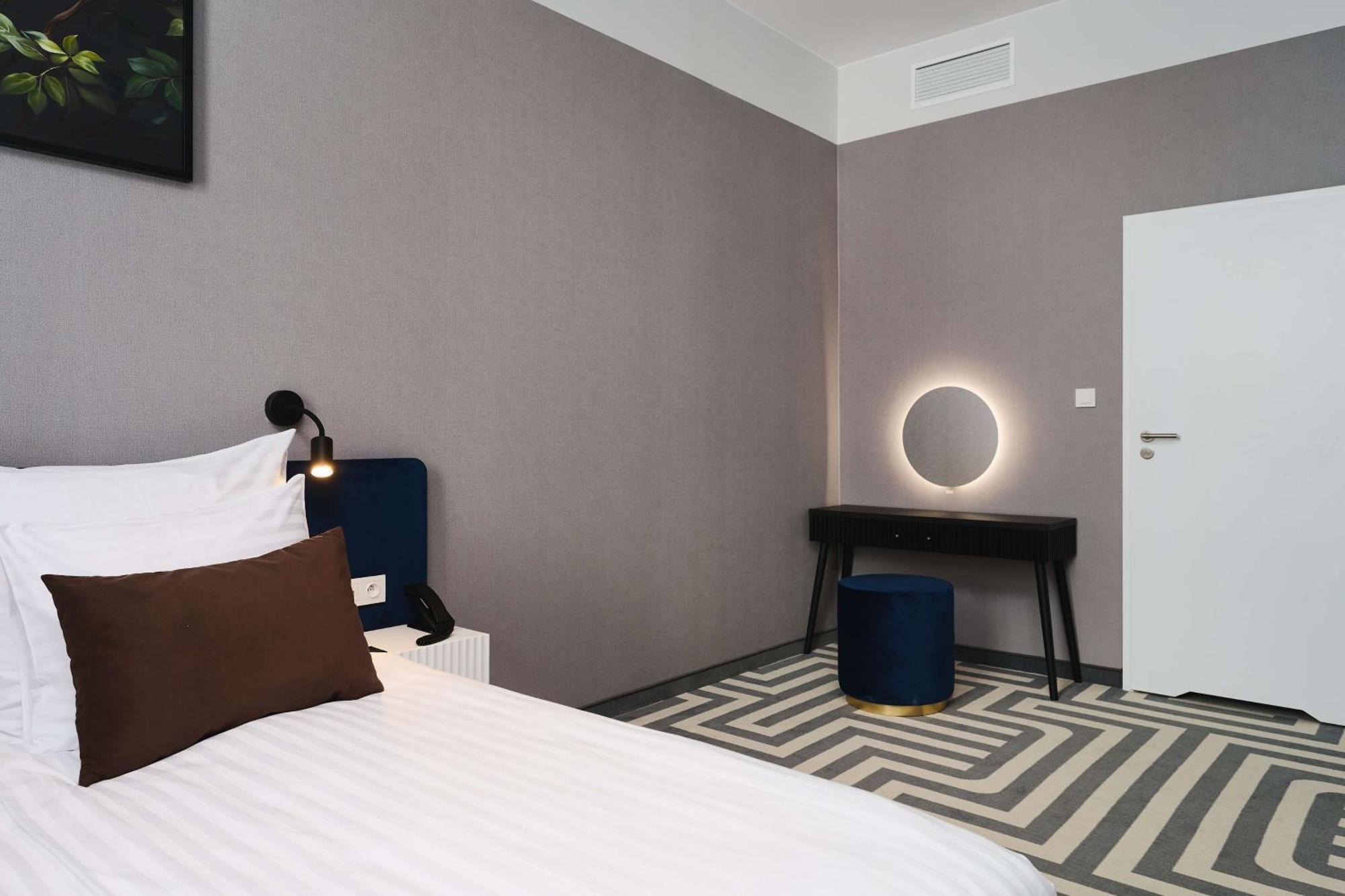 Aiden By Best Western Lodz Bagian luar foto