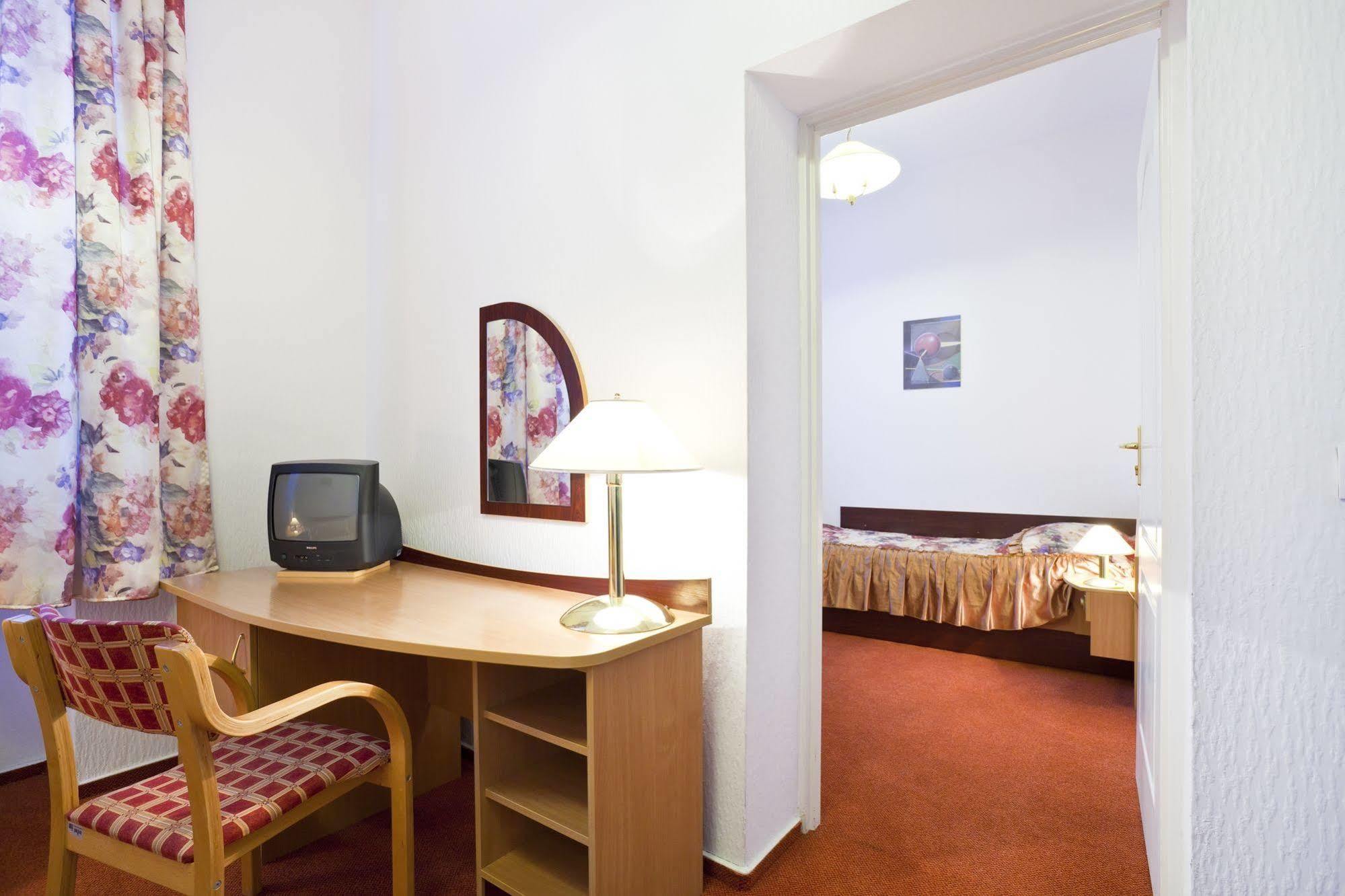 Aiden By Best Western Lodz Bagian luar foto