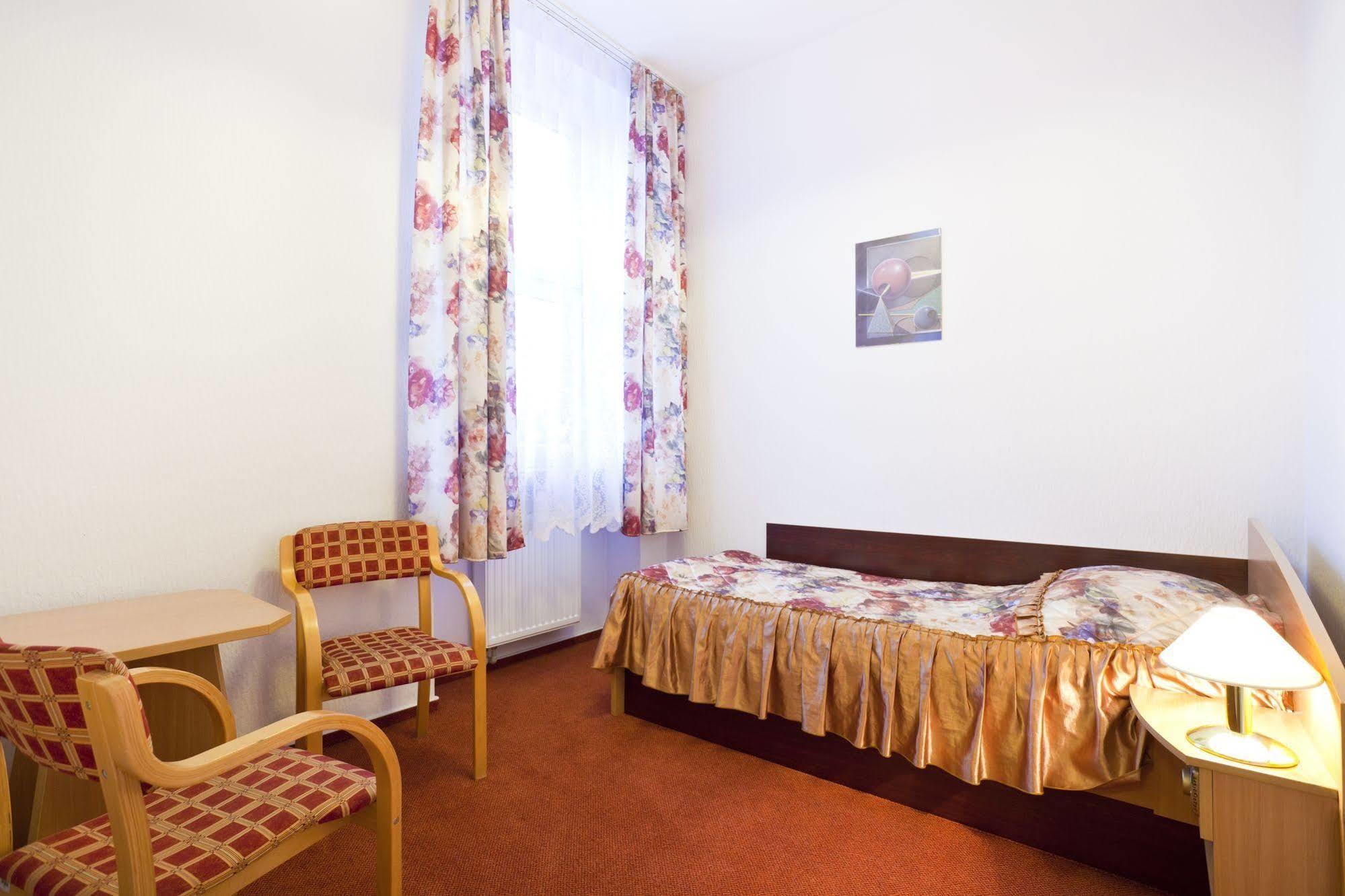 Aiden By Best Western Lodz Bagian luar foto