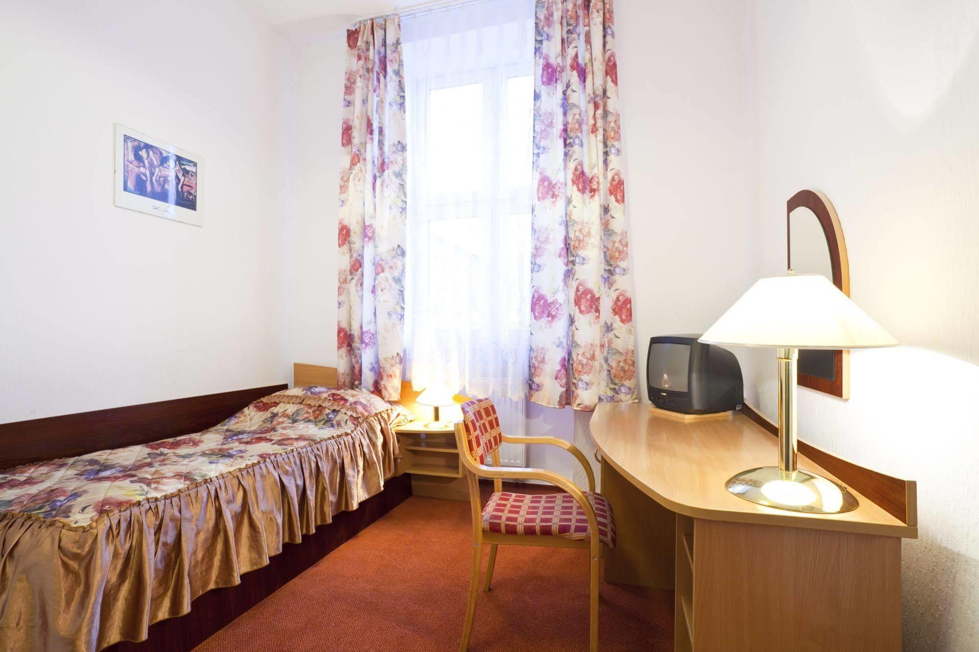 Aiden By Best Western Lodz Bagian luar foto